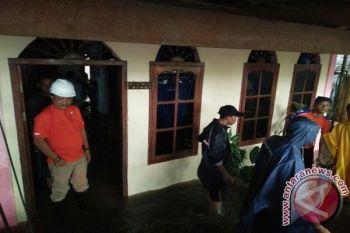 Wawali Kota Bitung Turun Langsung Data Korban Banjir 