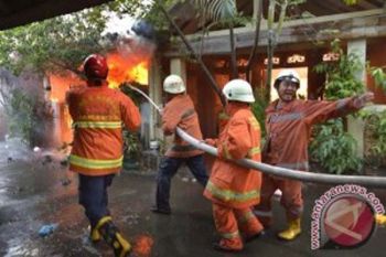  8 Rumah di Asrama Tentara Ludes Terbakar