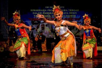 Buleleng tampilkan gasing tradisional festival danau kembar