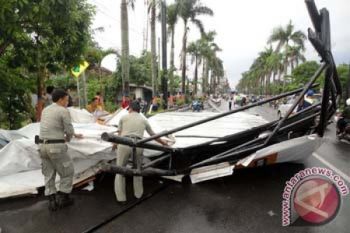 Puting Beliung Terjang Banyumas