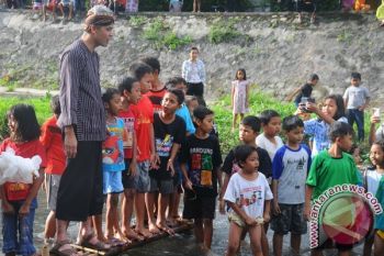 Ganjar Ajak Masyarakat Introspeksi Diri Perlakukan Alam