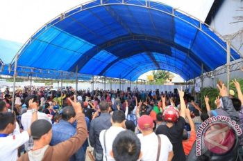 Adriatma-Sulkarnain Janjikan Semua Jalan Kompleks Teraspal 