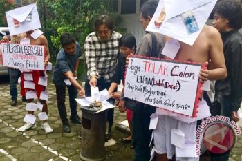 Pilkada 2017 - JPPY bakar 1.000 amplop tolak politik uang