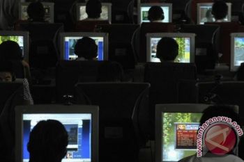Menjaga anak Indonesia dari pengaruh buruk internet