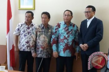 OKI terima hibah mobil ambulan dari Jepang