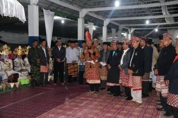 Bupati Berikan Gelar Adat Untuk Lestarikan Budaya 
