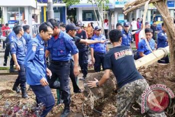 PNS Gowa Kerja Bakti Usai Puting Beliung 