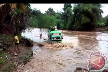 Ratusan Anak Sungai Meluap 