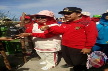Pasaman Barat Tanam Pohon Dan Aksi Bersih Pantai Sasak