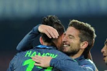   Hamsik dan Mertens ukir trigol untuk Napoli