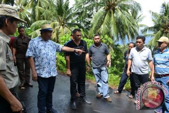 Wali Kota Bitung Tinjau Lokasi Longsor 
