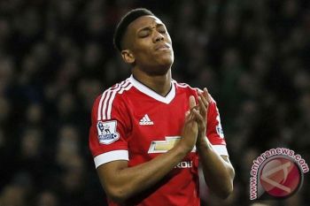 Rooney dan Martial Menepi Saat MU Melawan Rostov