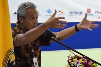 Ganjar Ajak KPID Ikut Perangi "Hoax"