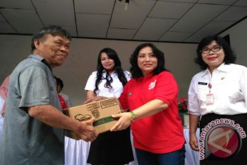 TP-PKK Sulut Bantu Penyandang Cacat Kusta-Yatim 