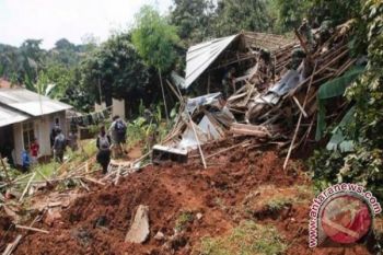 Warga Nagekeo Meninggal Tertimbun Longsor