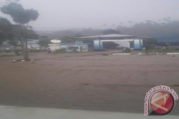 Tim Gabungan Pemkot Bitung Selamatkan Korban Longsor 