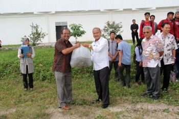Pemkot Bantu Bibit Ikan Darat Ke Itera  