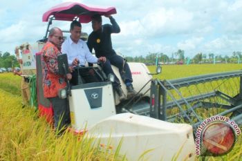 Mentan bantu dua ekskavator untuk petani Merauke 