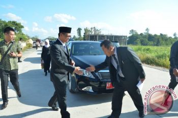 Jalan-Jalan Ibukota Dibenahi, Menuju KIPI dan Perbatasan jadi Prioritas=1 Tahun Kepemimpinan Irianto &acirc;&euro;&ldquo; Udin, Sebagai Gubernur dan Wakil Gubernur Kaltara (12 Februari 2016 &acirc;&euro;&ldquo; 12 Februari 2017)