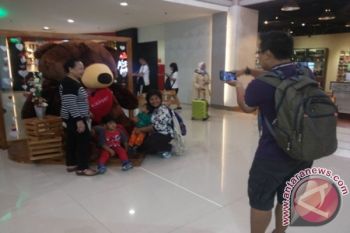 Suasana  "Valentine" di Bandara Ngurah Rai 