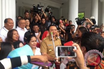 Pendopo Balai Kota Dipenuhi Warga setelah Cuti Ahok Selesai 