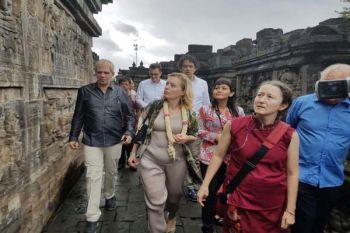 Menteri Belanda ke Candi Borobudur