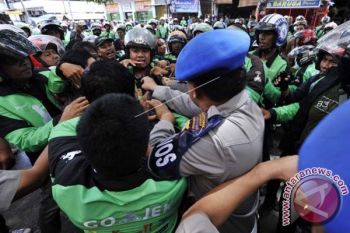 AKSI PENGEMUDI GOJEK