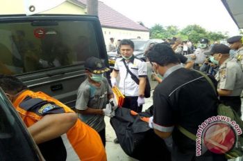 Seorang Nenek Tewas Membusuk Di Dalam Barak