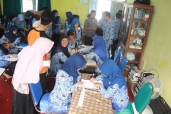 Masyarakat Banjarnegara Diajak Periksakan Kesehatan di Posbindu