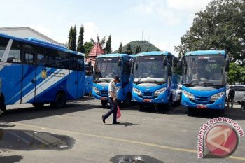 Gubernur Papua luncurkan program bantuan 46 unit bus 