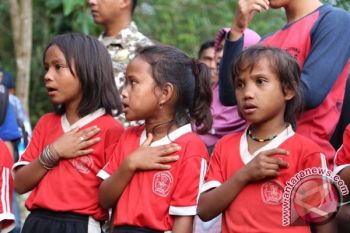 Mensos Ajak Menteri Kabinet Kerja "Sedekah Rombongan" Berdayakan Suku Anak Dalam 