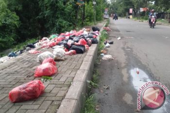 Jangan Buang Sampah Sembarangan di Padang