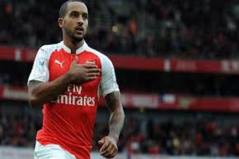  Walcott resmi gabung Everton