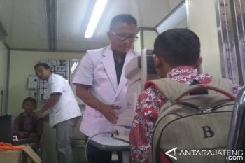 Ratusan Warga Berobat Gratis di Klinik Kereta Api 