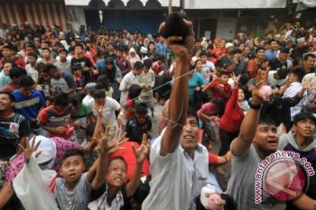 Warga Muslim Keturunan India Gelar "Serak Gulo"