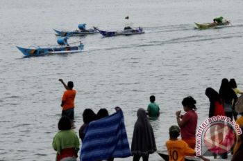 LOMBA BALAP PERAHU TRADISIONAL