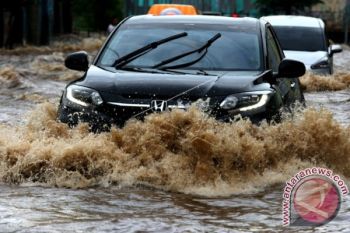 Jabotabek Diguyur Hujan Lebat Dan Angin Kencang, Ini Peringatan BPBD