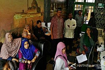 Belasan Orang Batal Berangkat ke Tanah Suci Datangi Biro Umrah