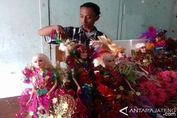 Kain Perca Disulap Jadi Kostum Batik Carnival Barbie 