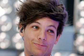 Penyanyi One direction ditahan di LA karena berkelahi dengan Paparazzi