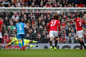 Ibrahimovic Gagal Penalti, Manchester United Ditahan Imbang Bournemouth 1-1