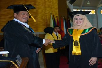 Mahasiswa Asal Turki Lulusan Terbaik Unnes