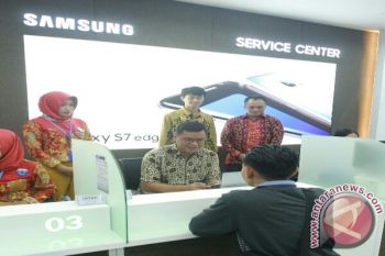 Samsung kenalkan ponsel lipat W2019