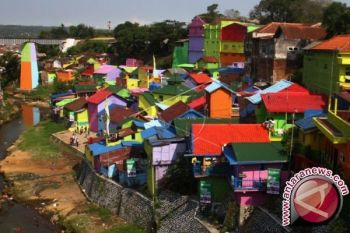 Pemkot Tanjungpinang Puji Kampung Warna-Warni Malang