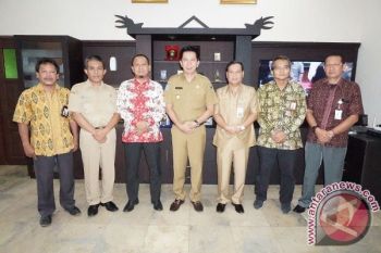 Jaringan Telkom Sampai ke Desa, Ini Harapan Bupati Barut