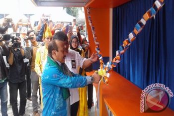 Direktur  Bulog Resmikan Pusat Distribusi Pangan dan RPK