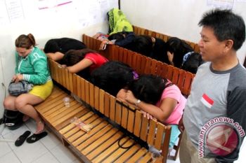 Waduh! 2 WTS Tanpa Busana Kena OTT Saat Layani Tamu 