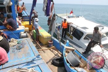Hiu Macan Tangkap Empat Kapal Ilegal Berbendera Vietnam 