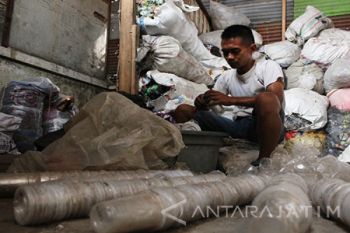 Memilah Sampah 
