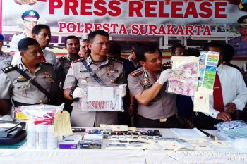 4 Tersangka Penipuan Undian Berhadiah Mobil di Solo Dibekuk